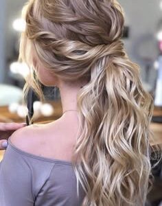 Aufsteckfrisur, Haare glätten und Locken